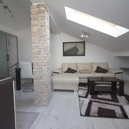 Apartment Skroce *